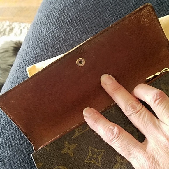 LV Sarah Wallet - Picture 4 of 7